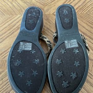 Naught Kitty never used just in bed room